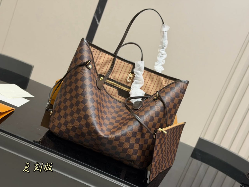 LV Tote