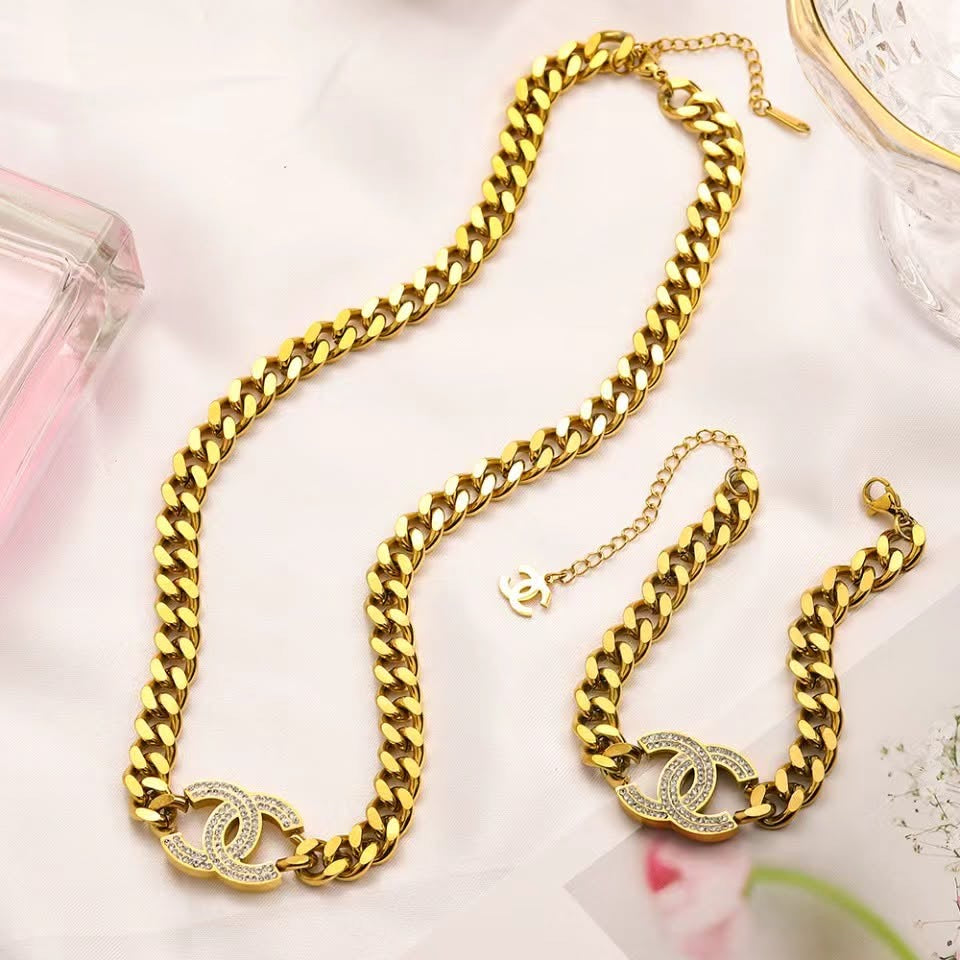 CC Necklace & Bracelet Set
