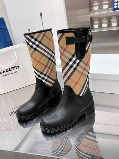 Berry Boots