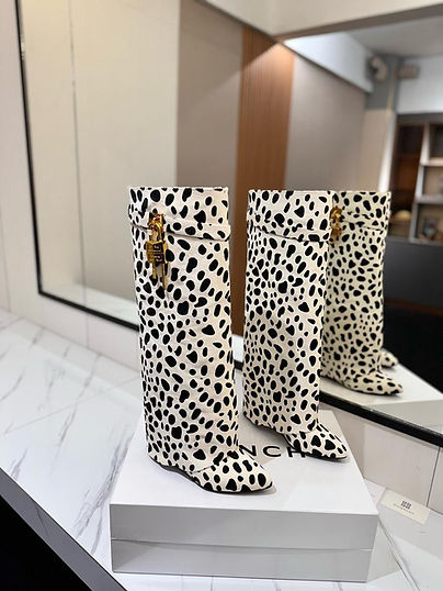 Dot G Boot