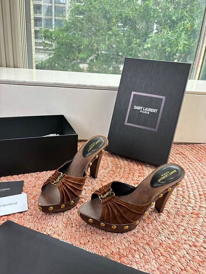Wedge Saint Heels