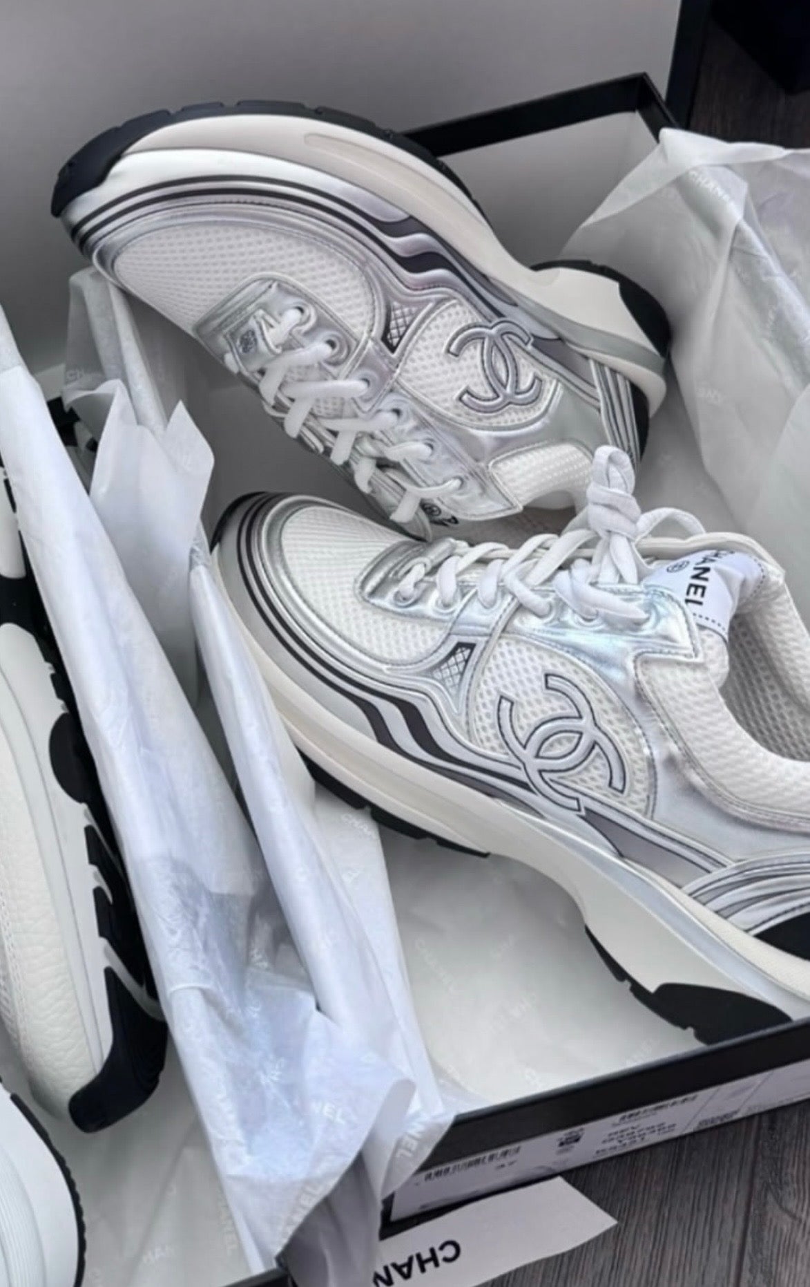 CC logo Sneakers